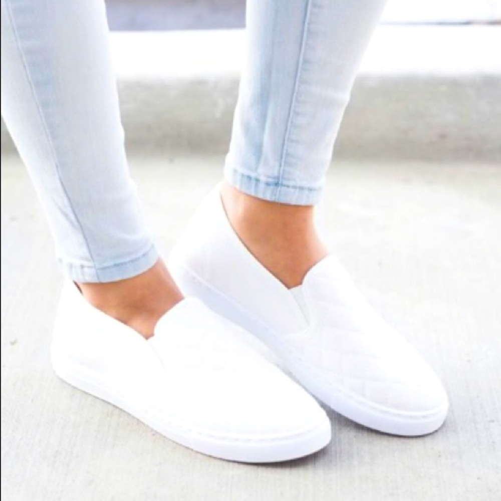 New quilted white slip ons size 7 left - Picture 3 of 6